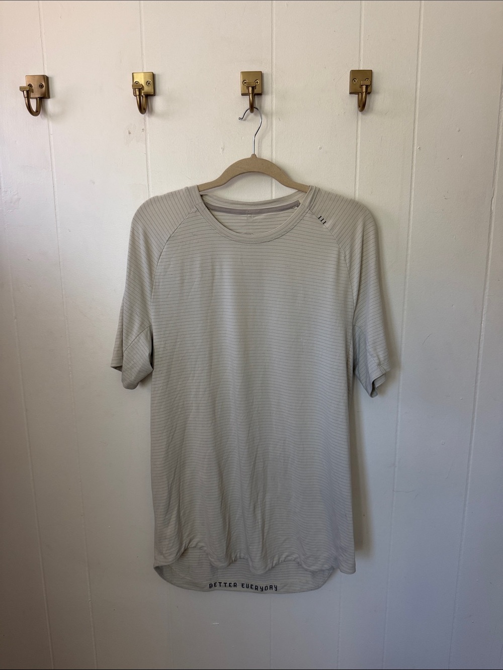 lululemon athletica Men's Short Sleeve Tee — Light Beige